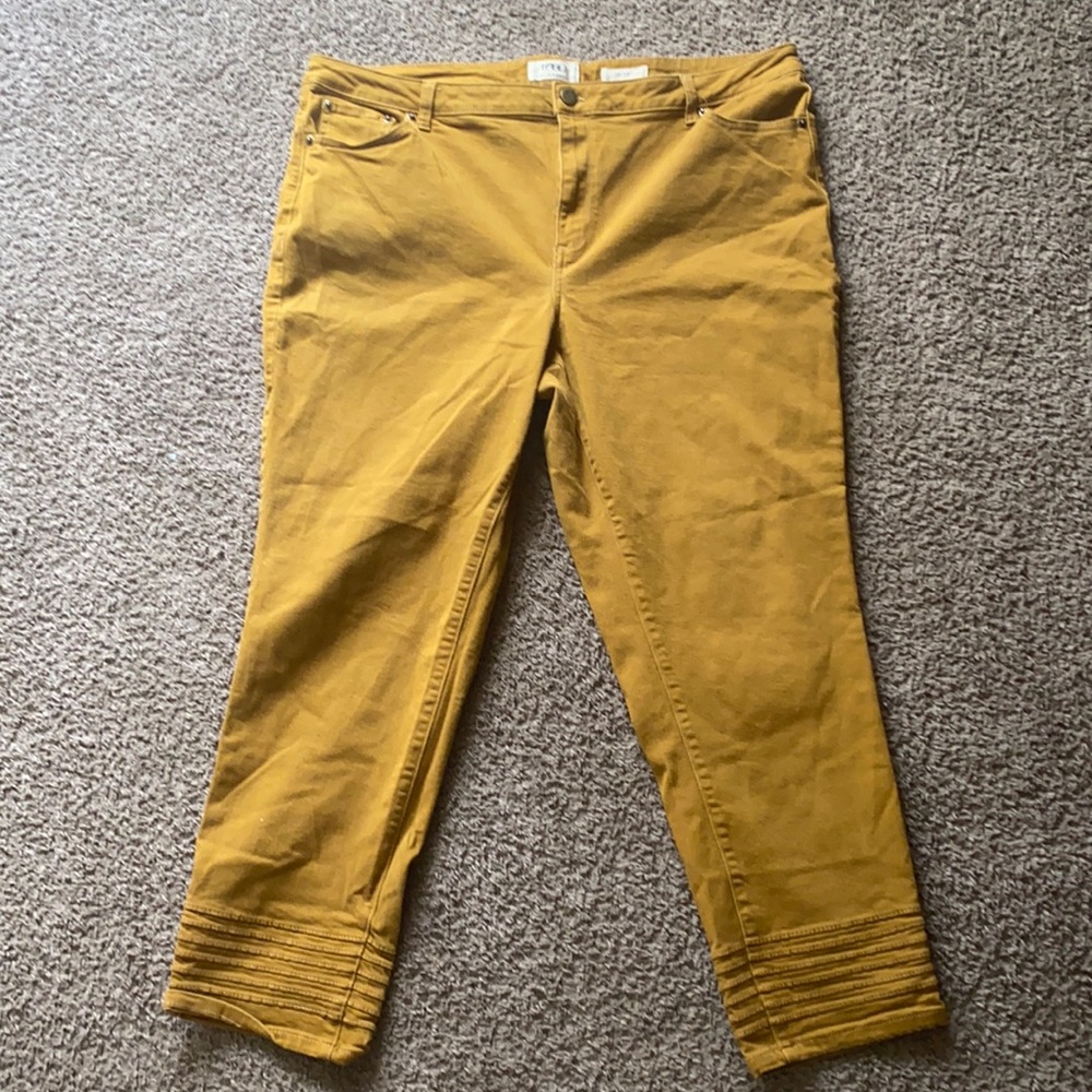 LOGO by Lori Goldstein skinny jeans